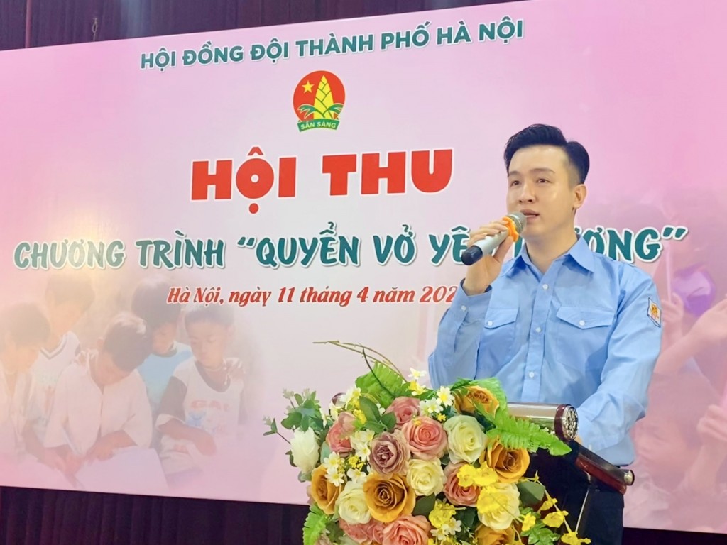 “Quyển vở yêu thương” tặng thiếu nhi Điện Biên