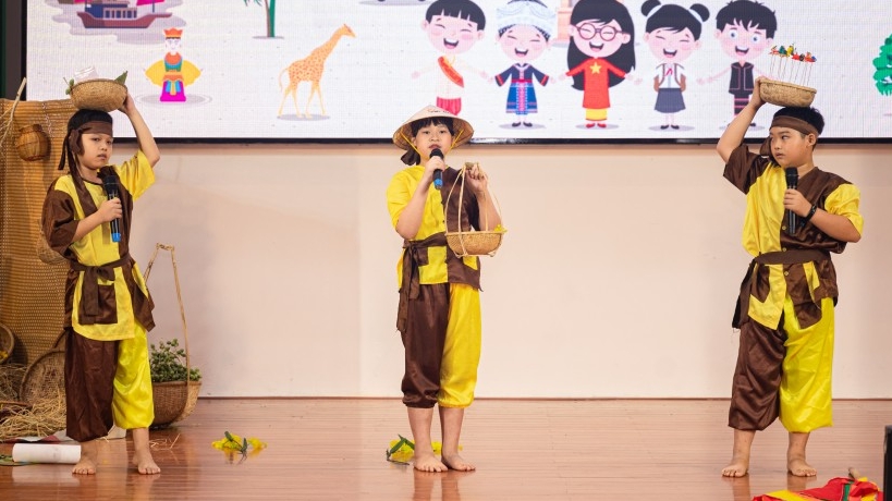 Thiếu nhi trổ tài quảng bá văn hóa, danh lam thắng cảnh quê hương