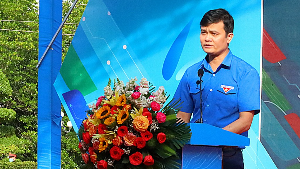 Bí thư thứ nhất Trung ương Đoàn Bùi Quang Huy phát biểu tại chương trình