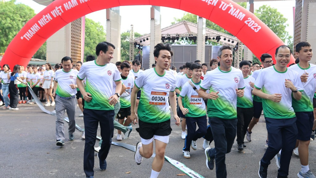 500 bạn trẻ tham gia giải chạy “Thanh niên Việt nói không với thuốc lá”