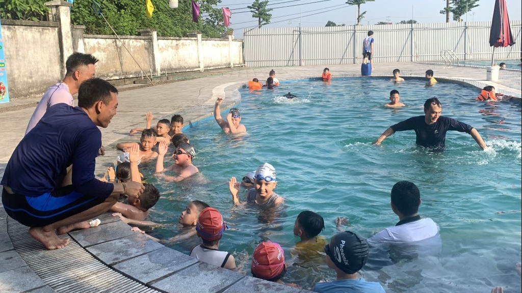 Bài 5: Giảm gánh lo âu từ những lớp học bơi miễn phí