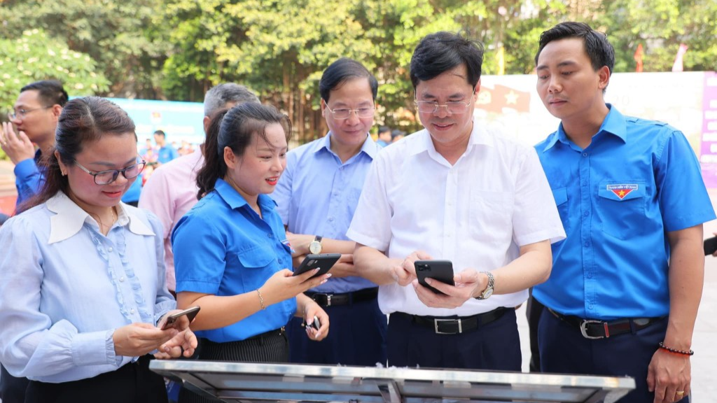 Lãnh đạo quận Hoàng Mai, Thành đoàn Hà Nội trải nghiệm