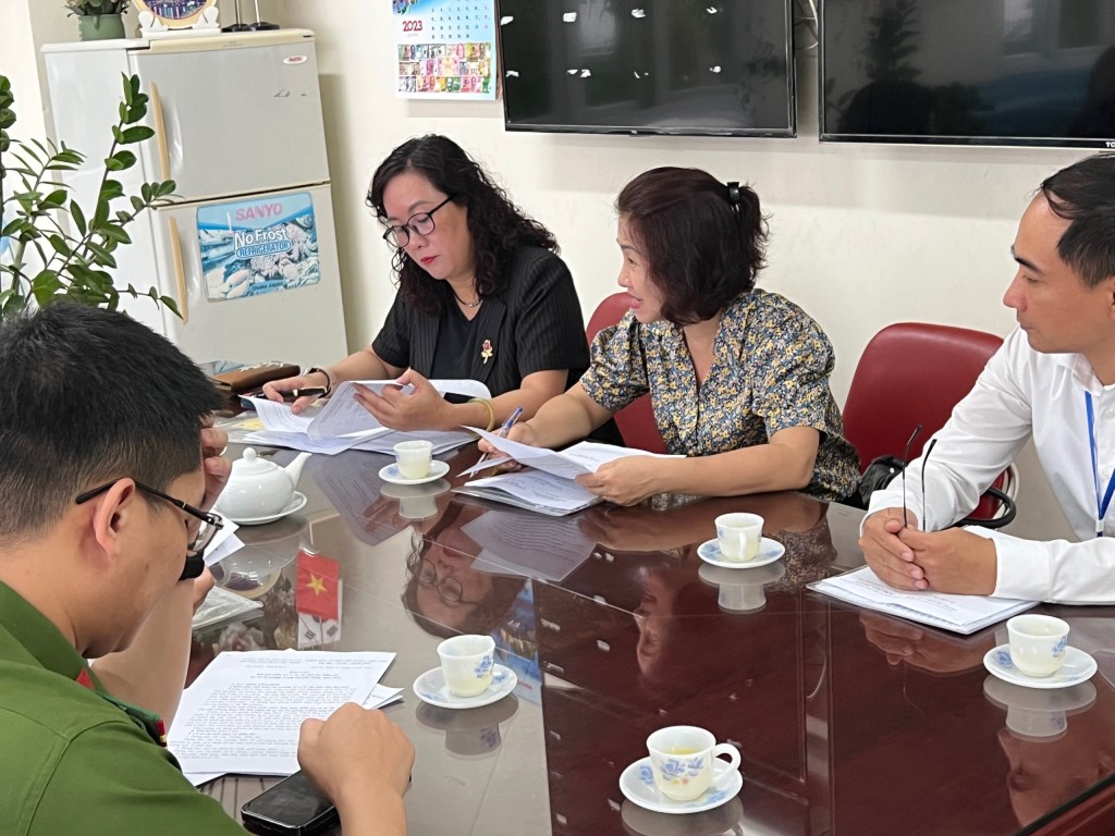 Phó Giám đốc Sở Thông tin và Truyền thông Hà Nội kiểm tea công tác chuẩn bị cho kỳ thi tốt nghiệp THPT năm 2023