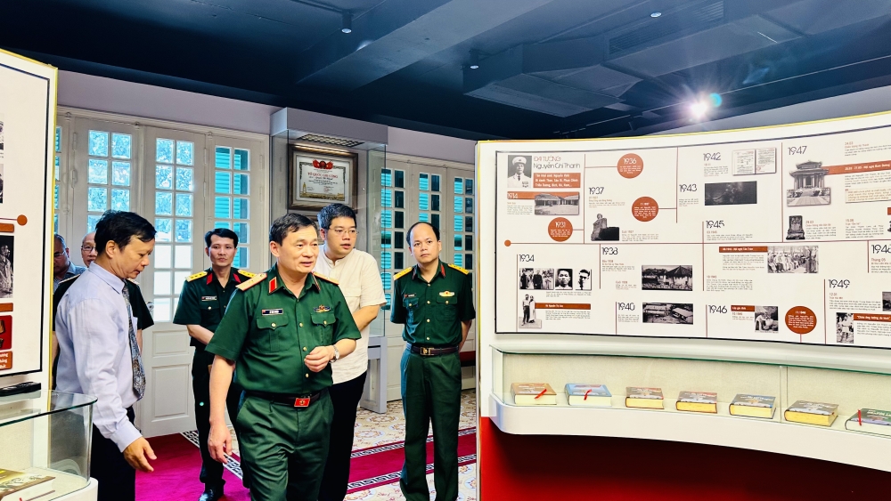 Xúc động trước những kỷ vật tại Bảo tàng Đại tướng Nguyễn Chí Thanh