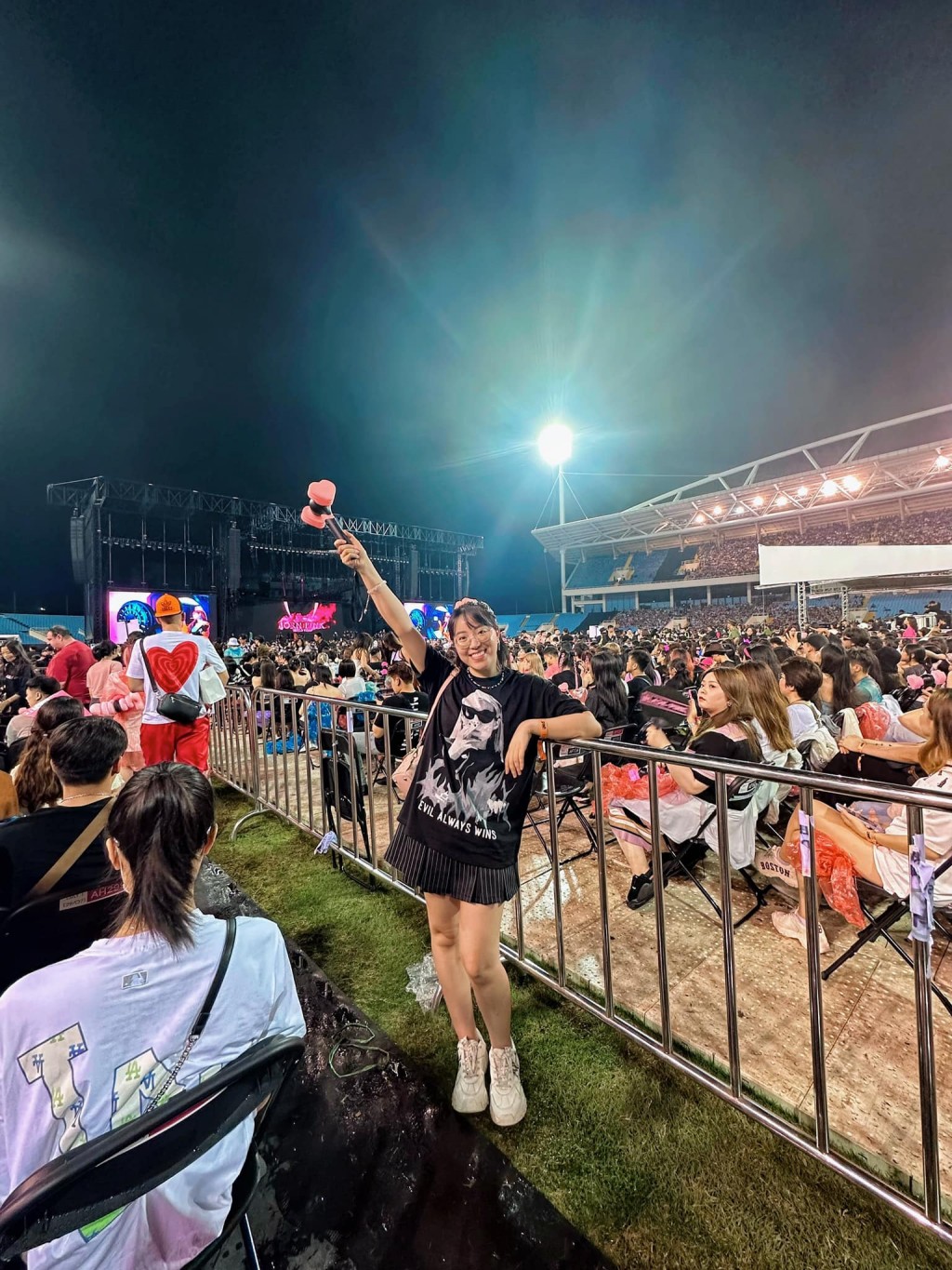 Fan hâm mộ Việt Nam tạo ra &amp;quot;biển hồng&amp;quot; tại concert BlackPink Hà Nội