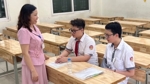 Đôi bạn cùng tiến, chinh phục thành công kỳ thi vào lớp 10