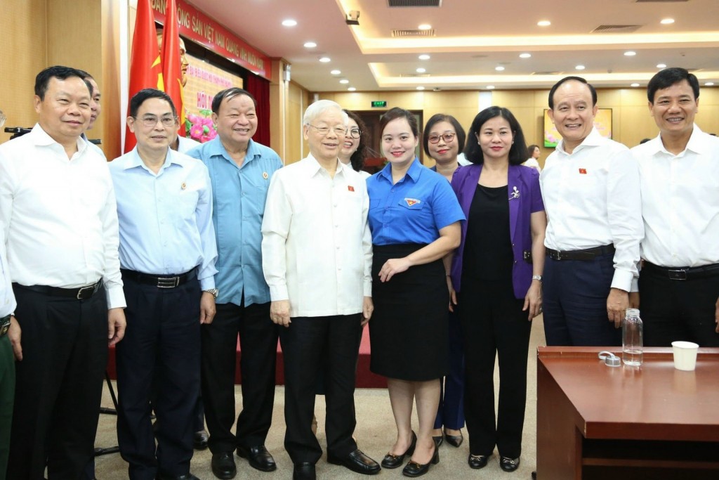 Tổng Bí thư Nguyễn Phú Trọng với các đồng chí lãnh đạo, cán bộ, thanh niên Hà Nội
