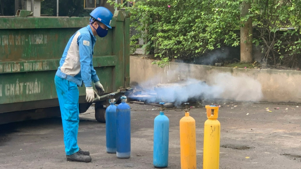 Tiêu hủy 600kg tang vật vi phạm hành chính