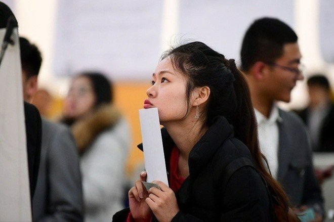 Nỗi lo thất nghiệp của tân cử nhân mới ra trường