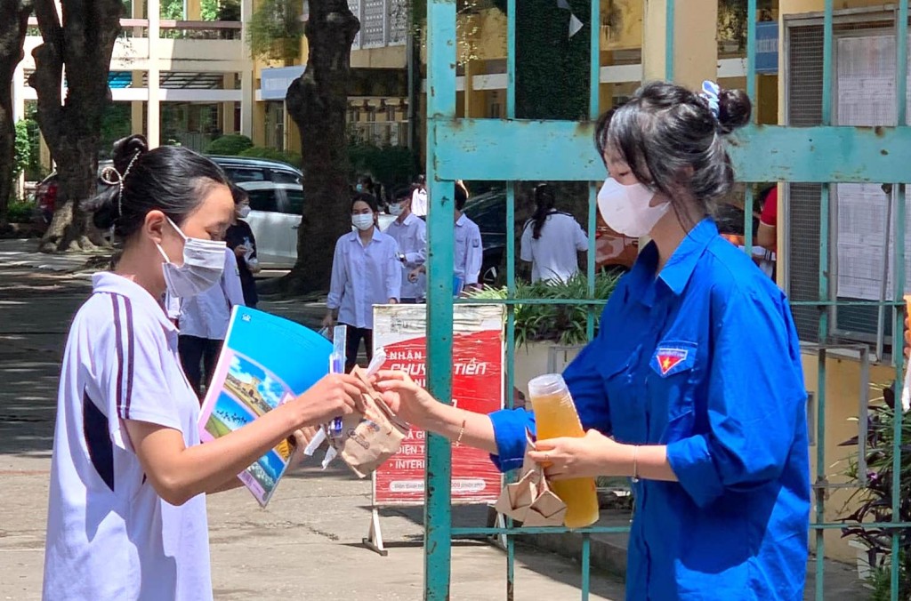 Thanh niên Hà Nội tiếp sức mùa thi