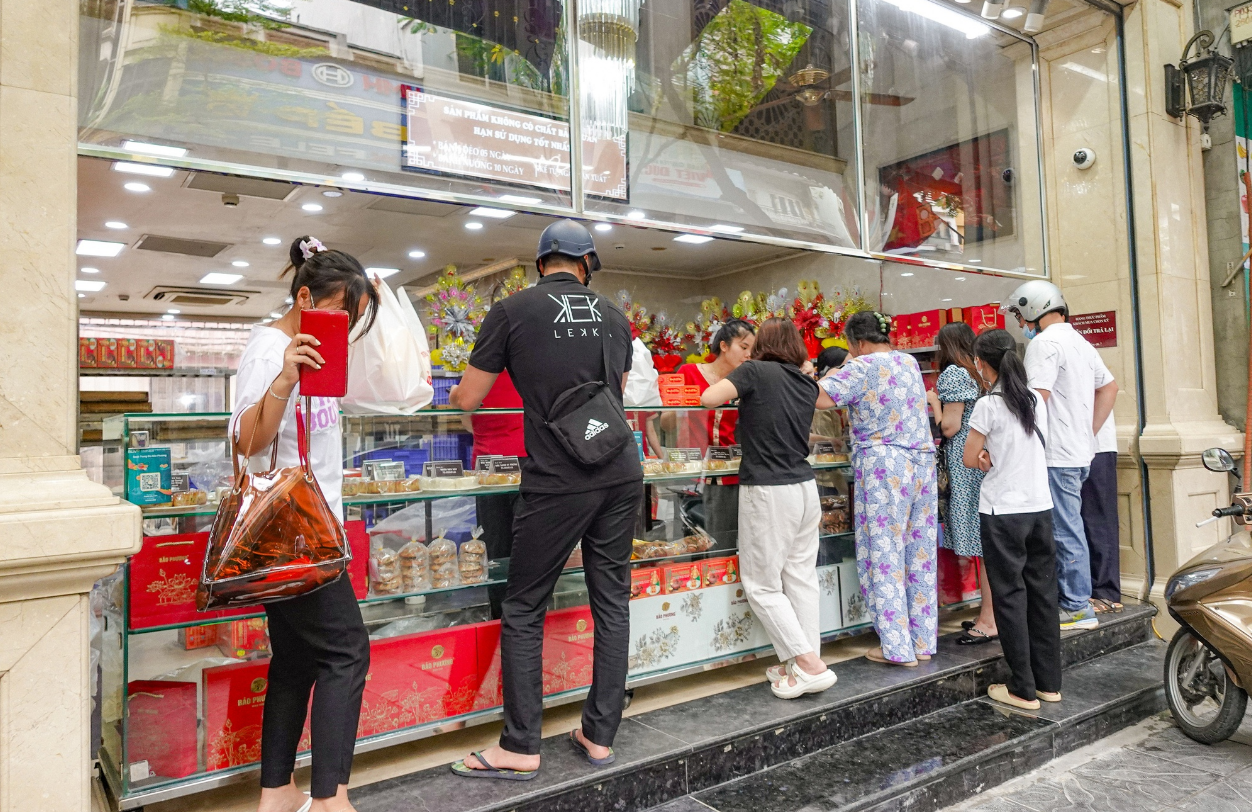 Bánh trung thu handmade vẫn chuộng khách mua