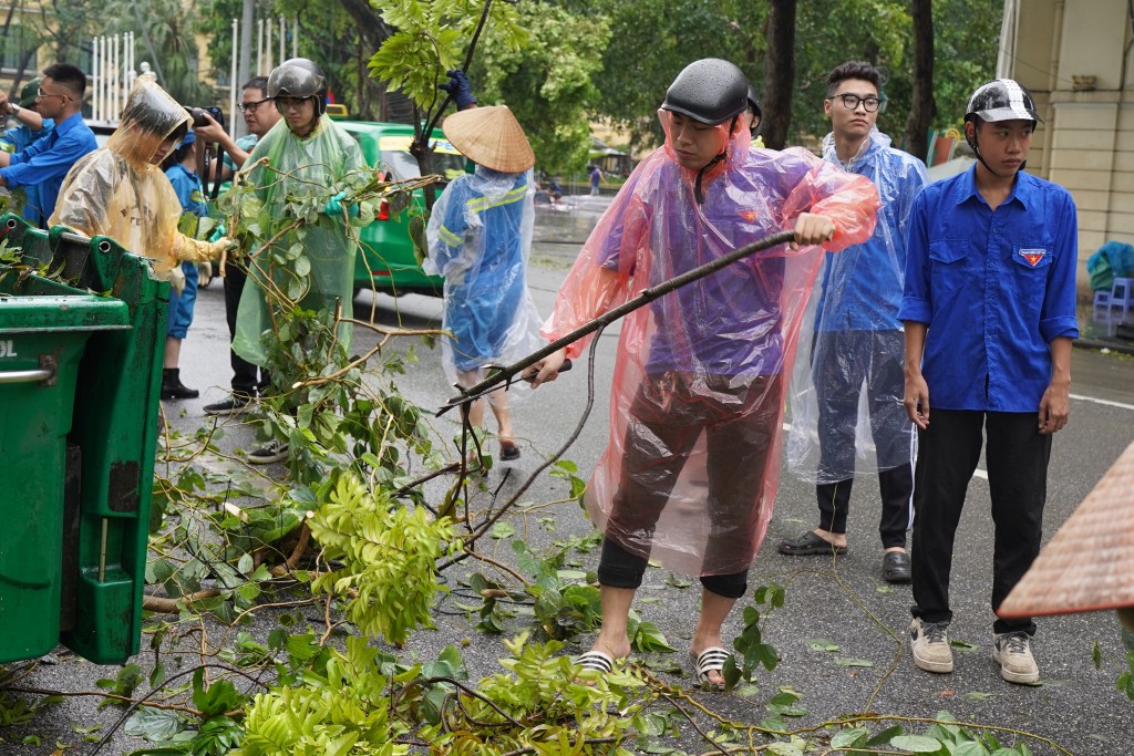 Thanh niên Thủ đô nỗ lực giúp Nhân dân ổn định cuộc sống