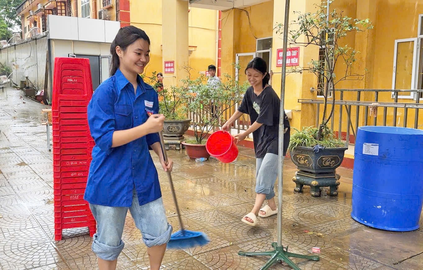 Thầy và trò Yên Bái nỗ lực khắc phục hậu quả thiên tai