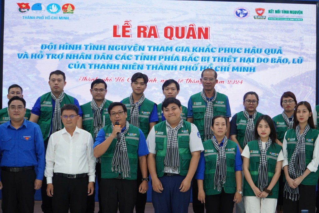 Thành đoàn TP Hồ Chí Minh đã tổ chức Lễ ra quân các đội hình tình nguyện tham gia khắc phục hậu quả và hỗ trợ Nhân dân các tỉnh phía Bắc bị thiệt hại do bão, lũ.