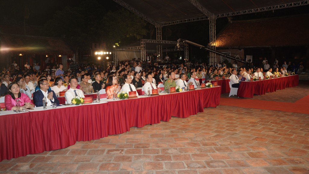 Các đồng chí đại biểu tham dự chương trình
