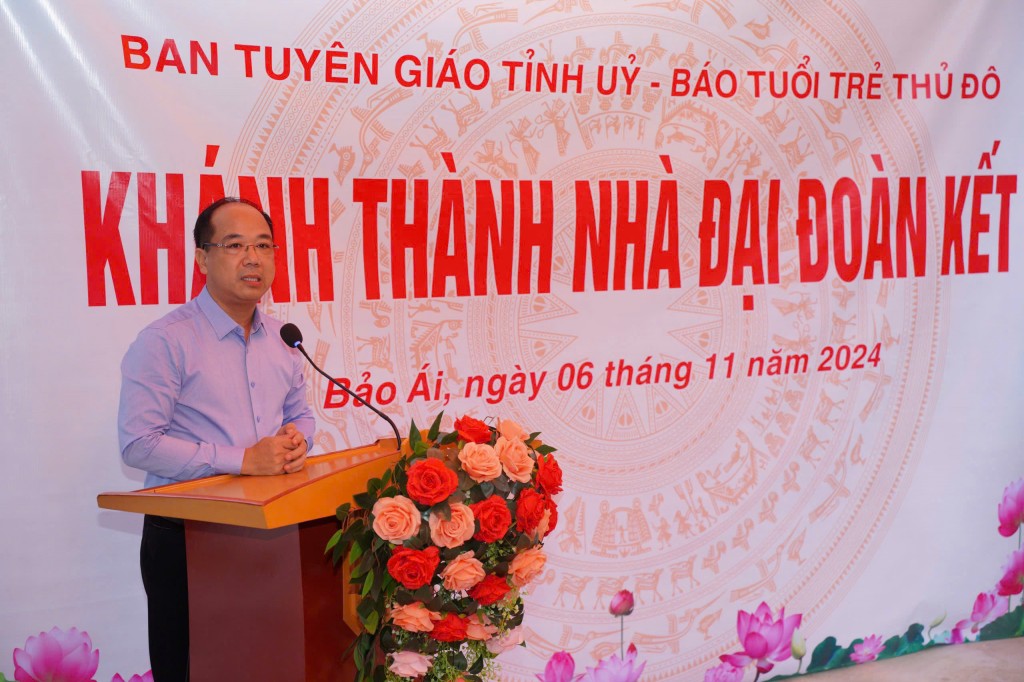 Nhà báo Nguyễn Mạnh Hưng