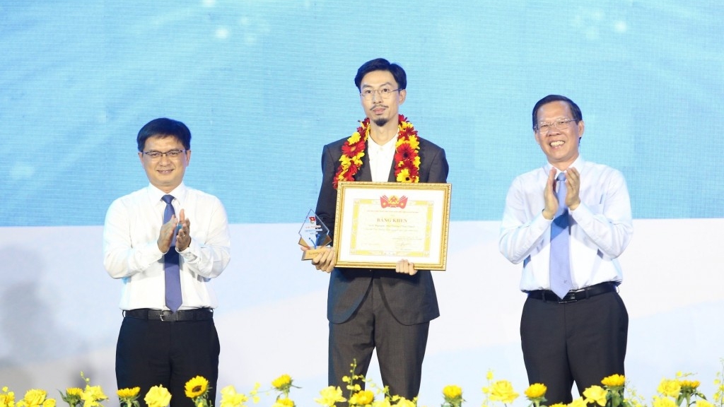 Đen Vâu nhận Giải thưởng Tình nguyện quốc gia năm 2023