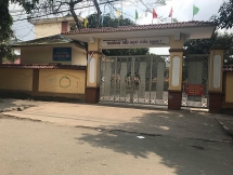 Học sinh lớp 5 mang dao đến trường đâm bạn đã trình diện công an