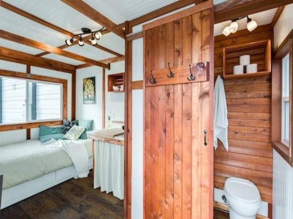 Bất ngờ với nội thất trong ngôi nhà di động chỉ 9m2