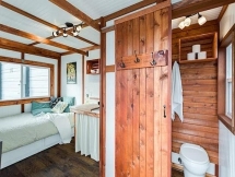 Bất ngờ với nội thất trong ngôi nhà di động chỉ 9m2