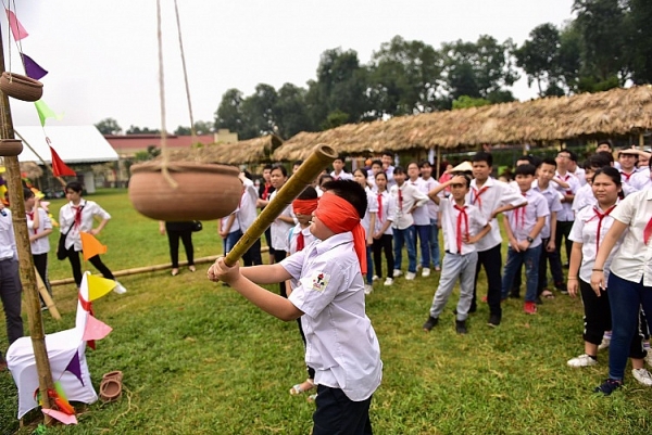 thich thu voi tro choi bit mat bat vit dap nieu tai hoang thanh thang long