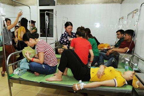 Điều tra vụ gần 100 công nhân nhập viện cấp cứu nghi ngộ độc thực phẩm