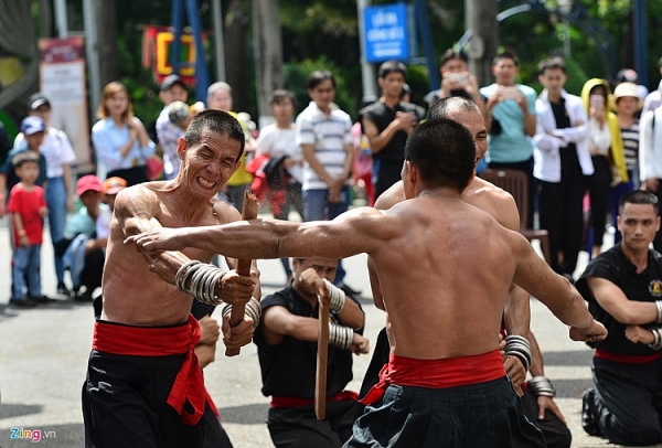 TP. HCM: Nườm nượp người chen chân dâng hương ngày Giỗ Tổ Hùng Vương nuom nuop nguoi chen chan dang huong ngay gio to hung vuong