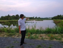 Quảng Bình: Tỉnh trải thảm, thành phố Đồng Hới rào đinh?