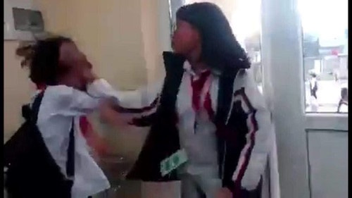 Nữ sinh bị đánh hội đồng ở Quảng Ninh: Đình chỉ hiệu trưởng và giáo viên chủ nhiệm