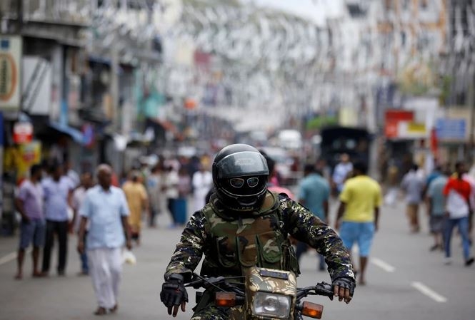 Cảnh báo phần tử đánh bom Sri Lanka giả dạng quân nhân