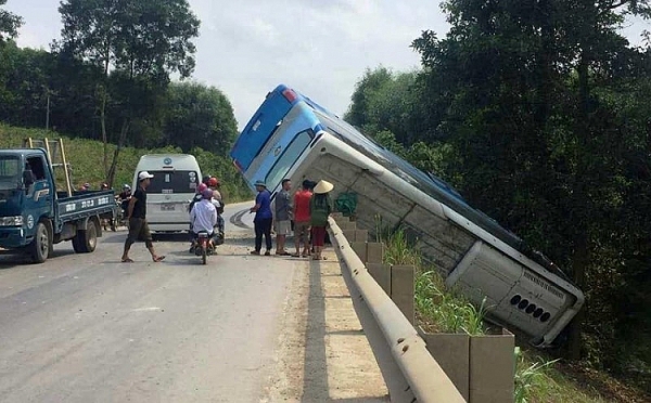 22 nguoi tu vong vi tai nan giao thong trong ngay thu 4 nghi le