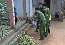 Nghịch tử vỡ đầu sau khi dùng búa tấn công bố