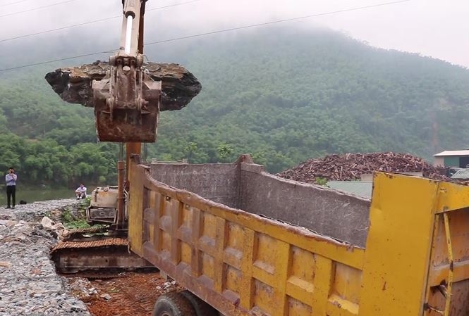 Thanh Hóa tháo dỡ công trình xây dựng lấn chiếm sông Mã