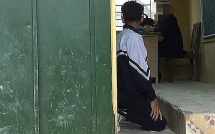 Hà Nội: Đình chỉ công tác cô giáo bắt học sinh quỳ trong giờ học