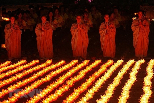 lung linh dai le hoa dang cau hoa binh the gioi tai chua tam chuc