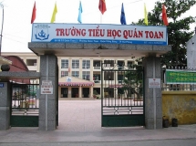 dinh chi cong tac 6 thang co giao danh hoc sinh o hai phong