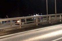 Quảng Ninh: Cô gái trẻ bất ngờ nhảy cầu Bãi Cháy tự tử