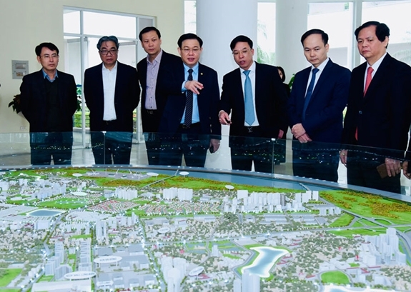 Quan điểm chỉ đạo phát triển đô thị hai bên sông Hồng được tiếp cận theo hướng xây dựng đô thị xanh. Ảnh: hanoimoi.com.vn.