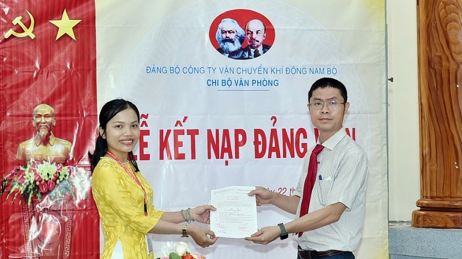 Chi bộ trực thuộc KĐN sinh hoạt Đảng tại Khu di tích lịch sử