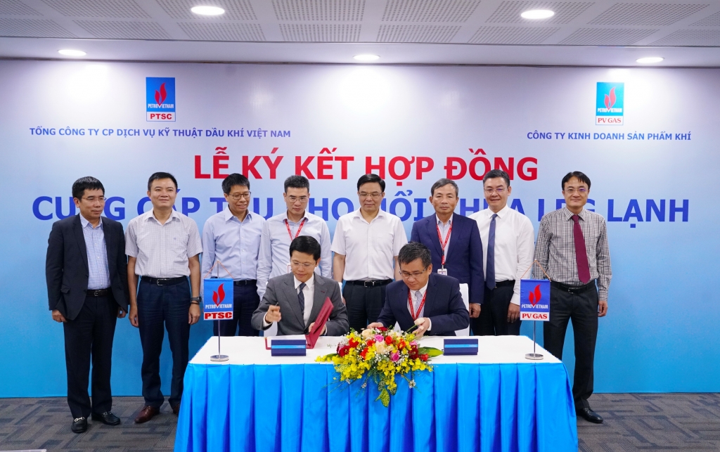 Nghi thức ký kết Hợp đồng cung cấp tàu kho nổi chứa LPG lạnh tại khu vực phía Bắc