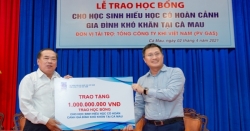 PV GAS tặng 500 suất học bổng trị giá 1 tỷ đồng tới học sinh hiếu học Cà Mau