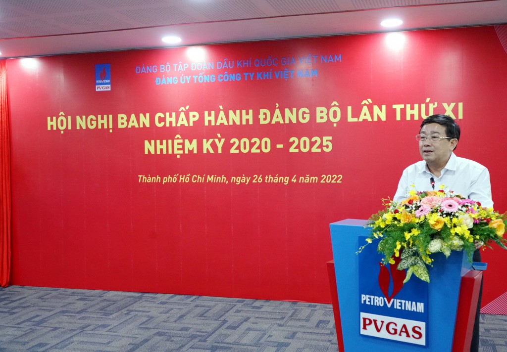 Đồng chí Phạm Xuân Cảnh, Phó Bí thư Thường trực Đảng ủy Tập đoàn DKVN phát biểu chỉ đạo Hội nghị