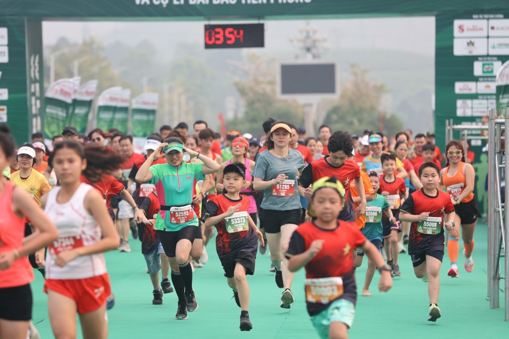Giải vô địch quốc gia Tiền Phong Marathon diễn ra từ 25-26/3 với sự đồng hành của SABECO và Bia Saigon thu hút hơn 4000 vận động viên tham gia