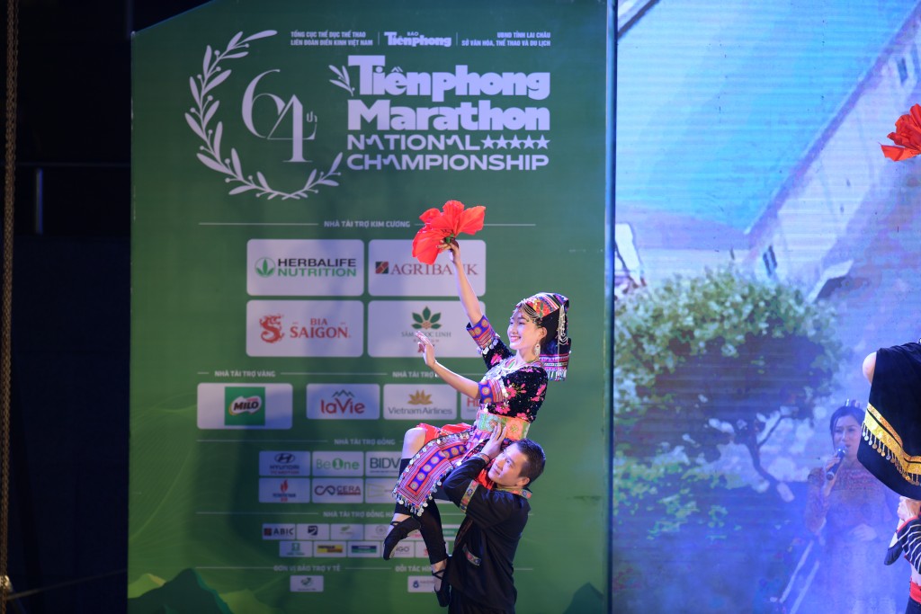 Đêm văn hóa nghệ thuật Lai Châu là một trong những hoạt động quảng bá văn hóa bản địa trong thời gian diễn ra Giải vô địch quốc gia Tiền Phong Marathon lần thứ 64