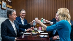 Ngoại trưởng Mỹ ấn tượng với ẩm thực Việt