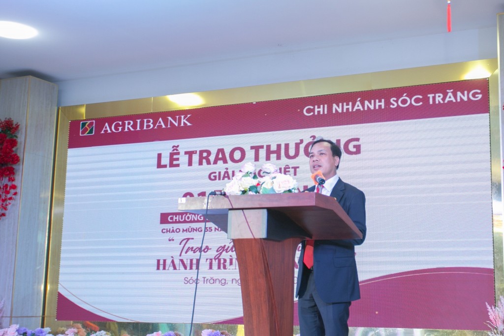 Phó Tổng giám đốc Agribank Lê Hồng Phúc  phát biểu