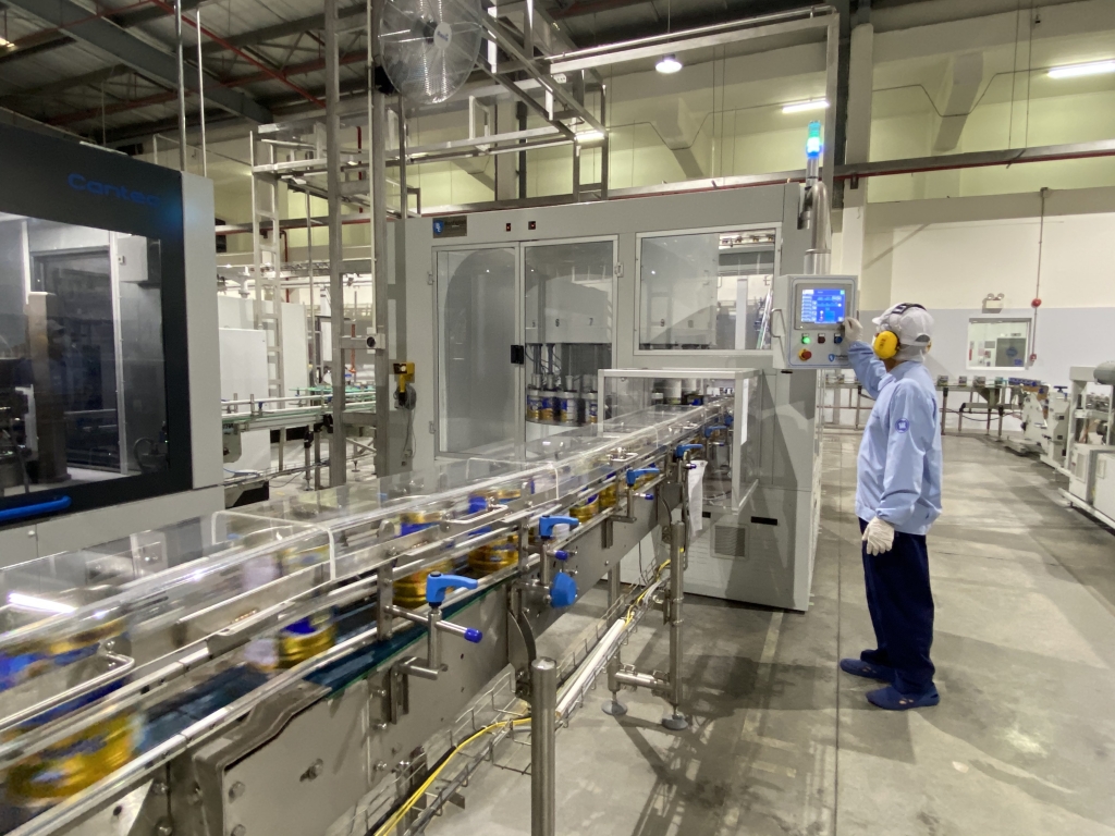 Nhà máy sữa bột Việt Nam ứng dụng công nghệ 4.0 trong sản xuất, đảm bảo sản phẩm đạt chất lượng khi đến tay người tiêu dùng
