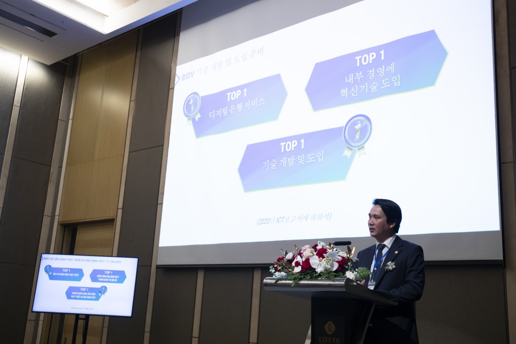 Ông Trần Long – Phó Tổng Giám đốc Ngân hàng BIDV phát biểu tại hội thảo