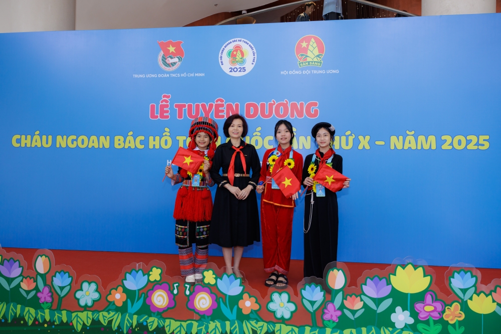 Vinamilk tiếp sức &quot;búp măng non&quot; viết tiếp hành trình Cháu ngoan Bác Hồ đầy tự hào