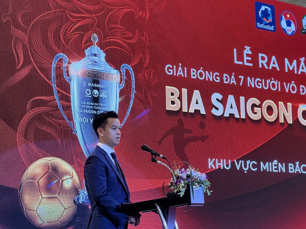 Ông Phạm Ngọc Tuấn - Tổng giám đốc VietFootball phát biểu tại buổi lễ